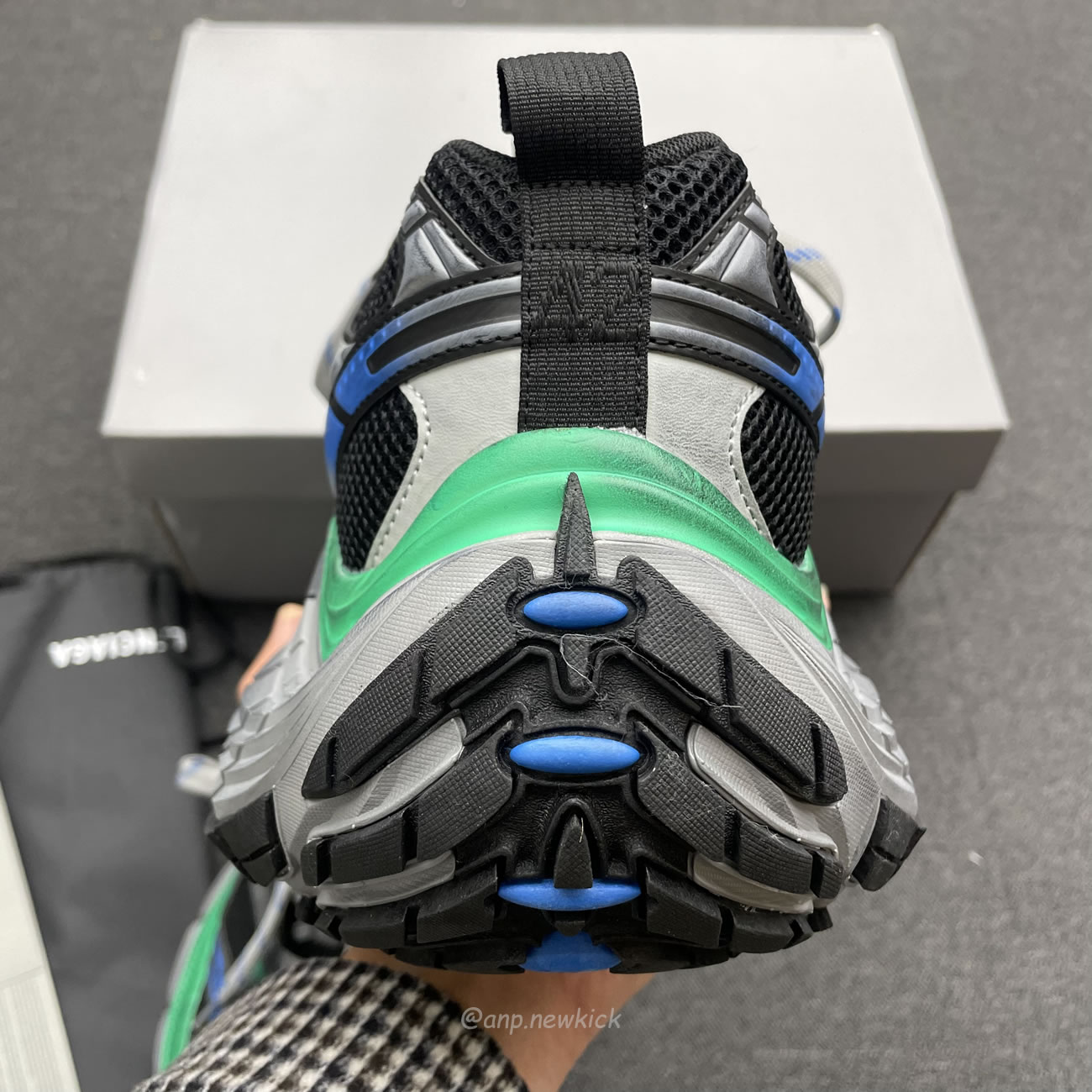 Balenciaga Fall 2024 10xl Mesh Tpu Grey Green 784344 W2mv2 1143 (4) - www.newkick.vip